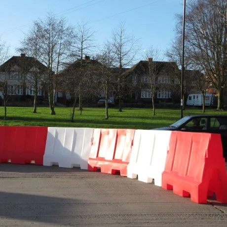EVO Road Traffic Safety Barrier 1 Metre, White 6 EVO Road Traffic Safety Barrier 1 Metre, White - Image 4